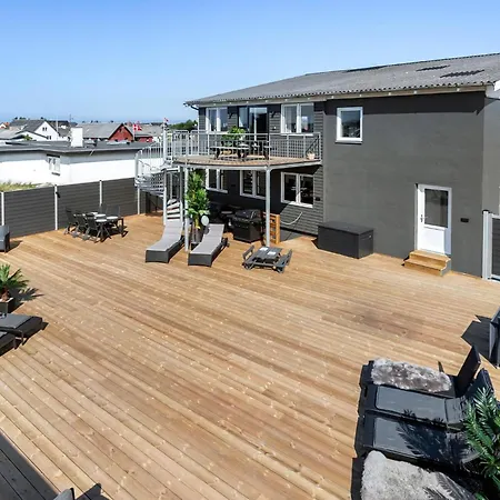 Awesome In With Sauna * 티스테드