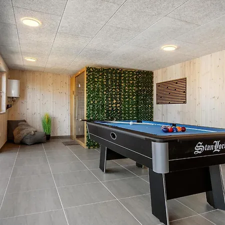 펜션 Awesome In With Sauna 티스테드